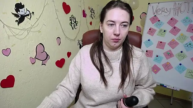 Snapshot of KaleyReed chatting on 02.06.25 KaleyReed online show from 02.06.25