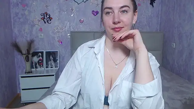 Snapshot of KaleyReed chatting on 02.09.25 KaleyReed online show from 02.09.25