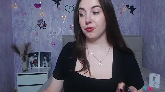 Snapshot of KaleyReed chatting on 02.10.25 KaleyReed online show from 02.10.25