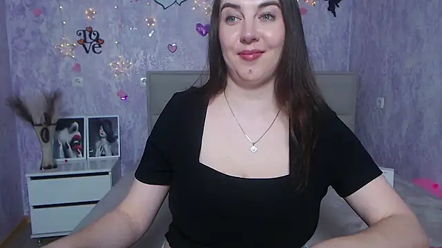 Snapshot of KaleyReed chatting on 02.10.25 KaleyReed online show from 02.10.25
