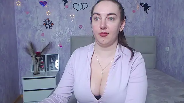 Snapshot of KaleyReed chatting on 02.19.25 KaleyReed online show from 02.19.25