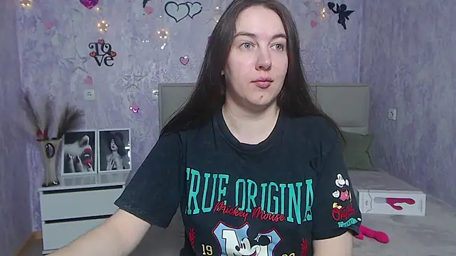 Snapshot of KaleyReed chatting on 03.10.25 KaleyReed online show from 03.10.25