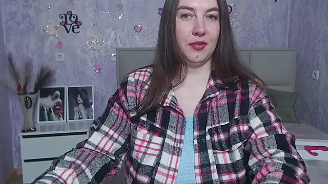 Snapshot of KaleyReed chatting on 03.11.25 KaleyReed online show from 03.11.25