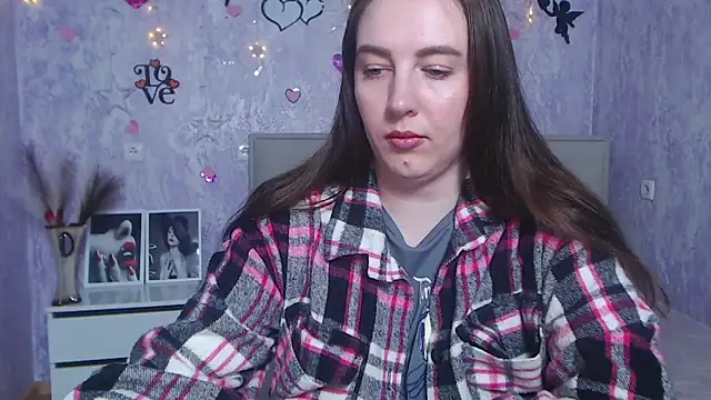 Snapshot of KaleyReed chatting on 03.11.25 KaleyReed online show from 03.11.25