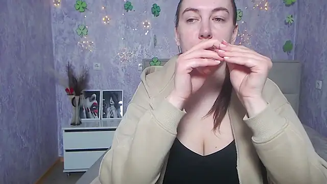 Snapshot of KaleyReed chatting on 03.15.25 KaleyReed online show from 03.15.25