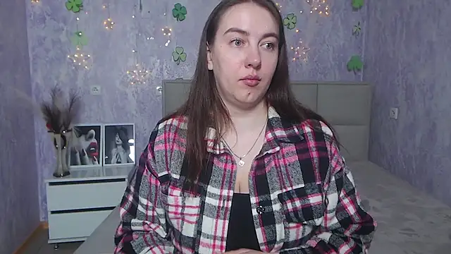Snapshot of KaleyReed chatting on 03.16.25 KaleyReed online show from 03.16.25