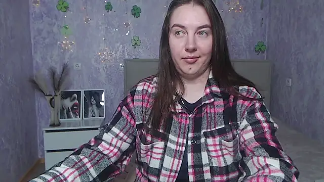Snapshot of KaleyReed chatting on 03.22.25 KaleyReed online show from 03.22.25