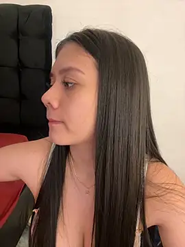 Snapshot of Alhanna_ chatting on 12.26.24 Alhanna online show from 12.26.24