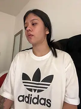 Snapshot of Alhanna_ chatting on 01.04.25 Alhanna online show from 01.04.25