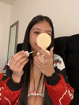 Snapshot of Alhanna_ chatting on 01.06.25 Alhanna online show from 01.06.25