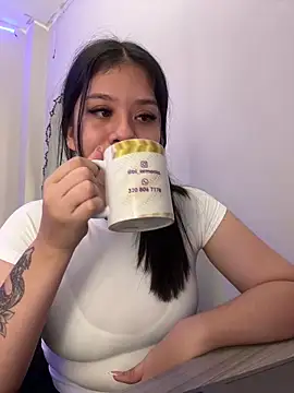 Snapshot of Alhanna_ chatting on 03.05.25 Alhanna online show from 03.05.25