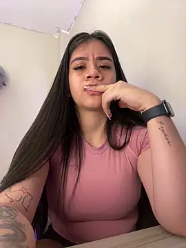 Snapshot of Alhanna_ chatting on 03.10.25 Alhanna online show from 03.10.25