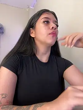 Snapshot of Alhanna_ chatting on 03.20.25 Alhanna online show from 03.20.25