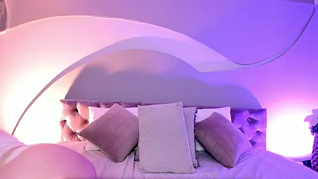 Nicolle W online show from 02.01.25