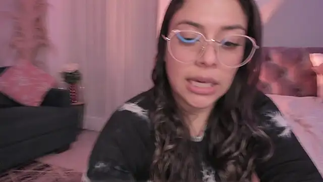 Nicolle W online show from 02.07.25