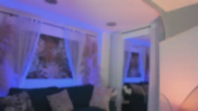 Nicolle W online show from 11.25.25