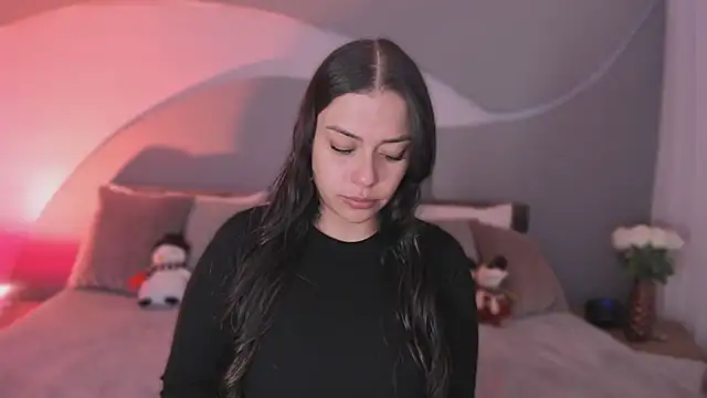 Nicolle W online show from 12.03.25