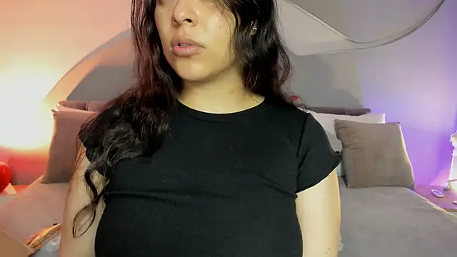 Nicolle W online show from 04.14.26