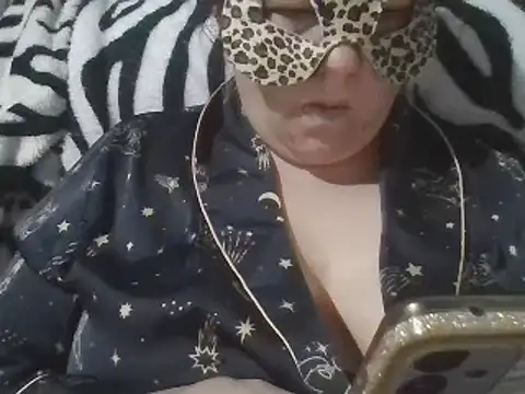 Snapshot of Mayallasexy chatting on 02.13.25 Mayallasexy online show from 02.13.25