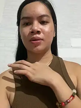 Snapshot of Hebefemme chatting on 03.19.25 Hebefemme online show from 03.19.25