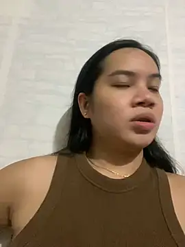 Snapshot of Hebefemme chatting on 03.22.25 Hebefemme online show from 03.22.25
