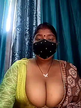 Snapshot of neha-bhabhi chatting on 02.08.25 neha-bhabhi online show from 02.08.25