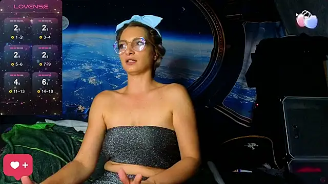 KittyMia online show from 10.17.25