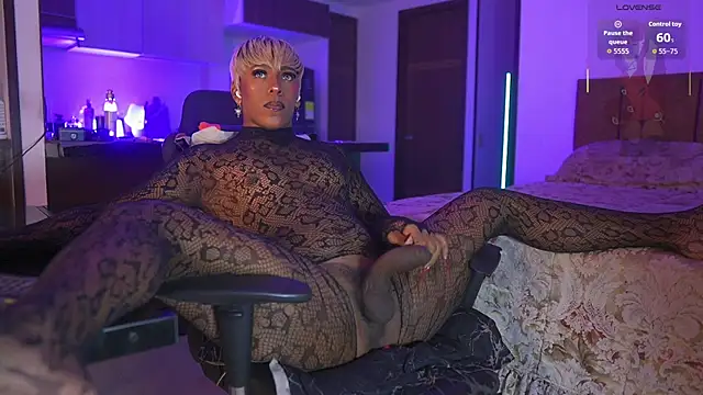 AmberRaus online show from 11.04.25