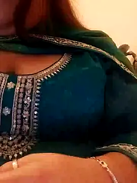 Snapshot of Srishtijain51 chatting on 10.31.25 Srishtijain51 online show from 10.31.25