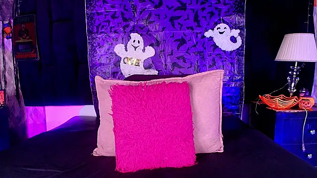 shelsyloreds online show from 10.25.25