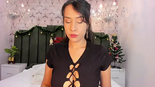 Snapshot of PilarJones_ chatting on 12.23.24 PilarJones online show from 12.23.24