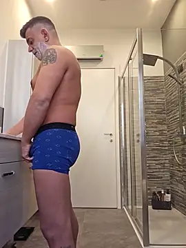 Snapshot of kekko-1982 chatting on 12.31.24 kekko-1982 online show from 12.31.24