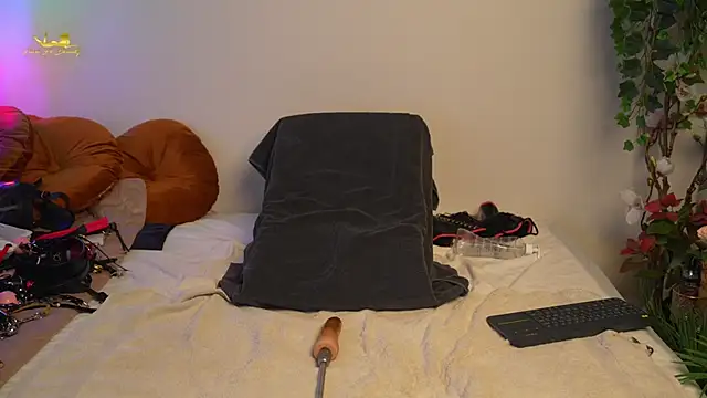 Snapshot of lacie_le_beauty chatting on 03.18.25 lacie le beauty online show from 03.18.25