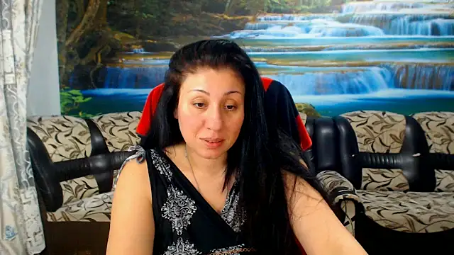 MoistMady online show from 04.08.26