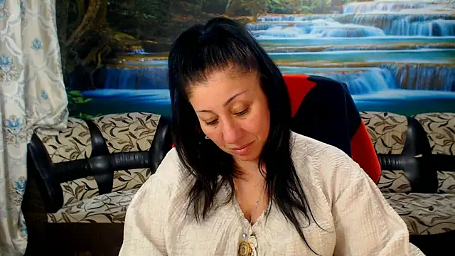 MoistMady online show from 04.12.26