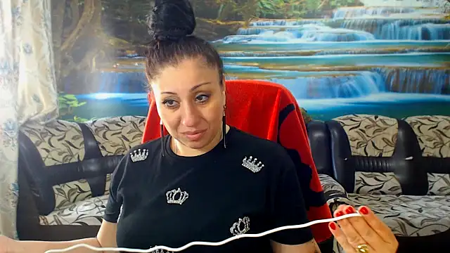MoistMady online show from 04.15.26