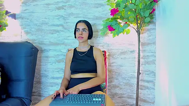 Snapshot of Amelia_Myers chatting on 10.23.25 Amelia Myers online show from 10.23.25