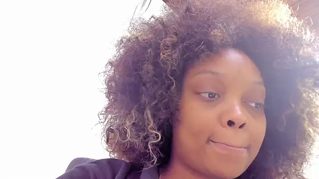 Snapshot of sweetlinddsay chatting on 02.28.25 sweetlinddsay online show from 02.28.25