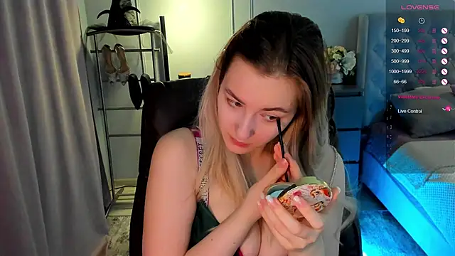 elinanortas online show from 10.04.25