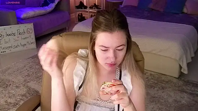 elinanortas online show from 10.18.25