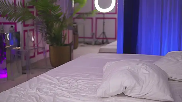 AshleySinn online show from 12.16.24