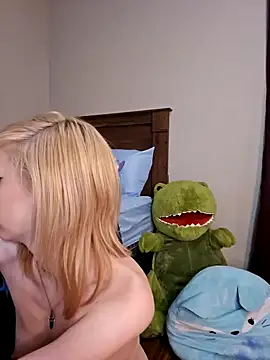 AmethystFoxx online show from 01.27.25