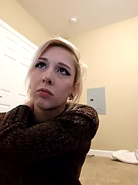 AmethystFoxx online show from 12.18.25