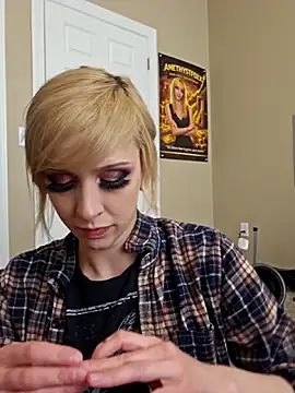 Snapshot of AmethystFoxx chatting on 03.18.26 AmethystFoxx online show from 03.18.26