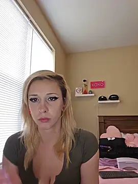 AmethystFoxx online show from 05.25.26