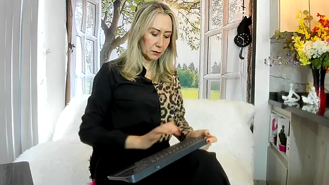 ashleymilf 1 online show from 04.03.26