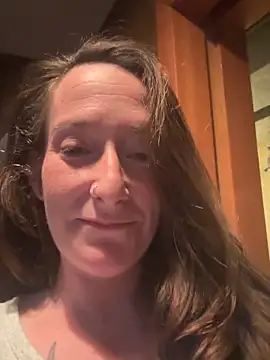 Mini And The Bear online show from 04.14.26