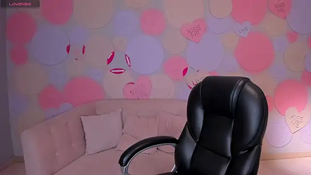 NaomiSainz online show from 12.26.24