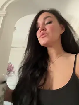 Snapshot of Niki_li chatting on 10.23.25 Niki li online show from 10.23.25