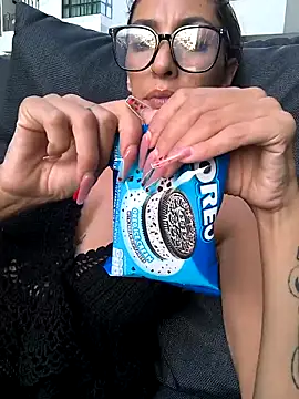 Snapshot of amanilouve chatting on 03.02.25 amanilouve online show from 03.02.25